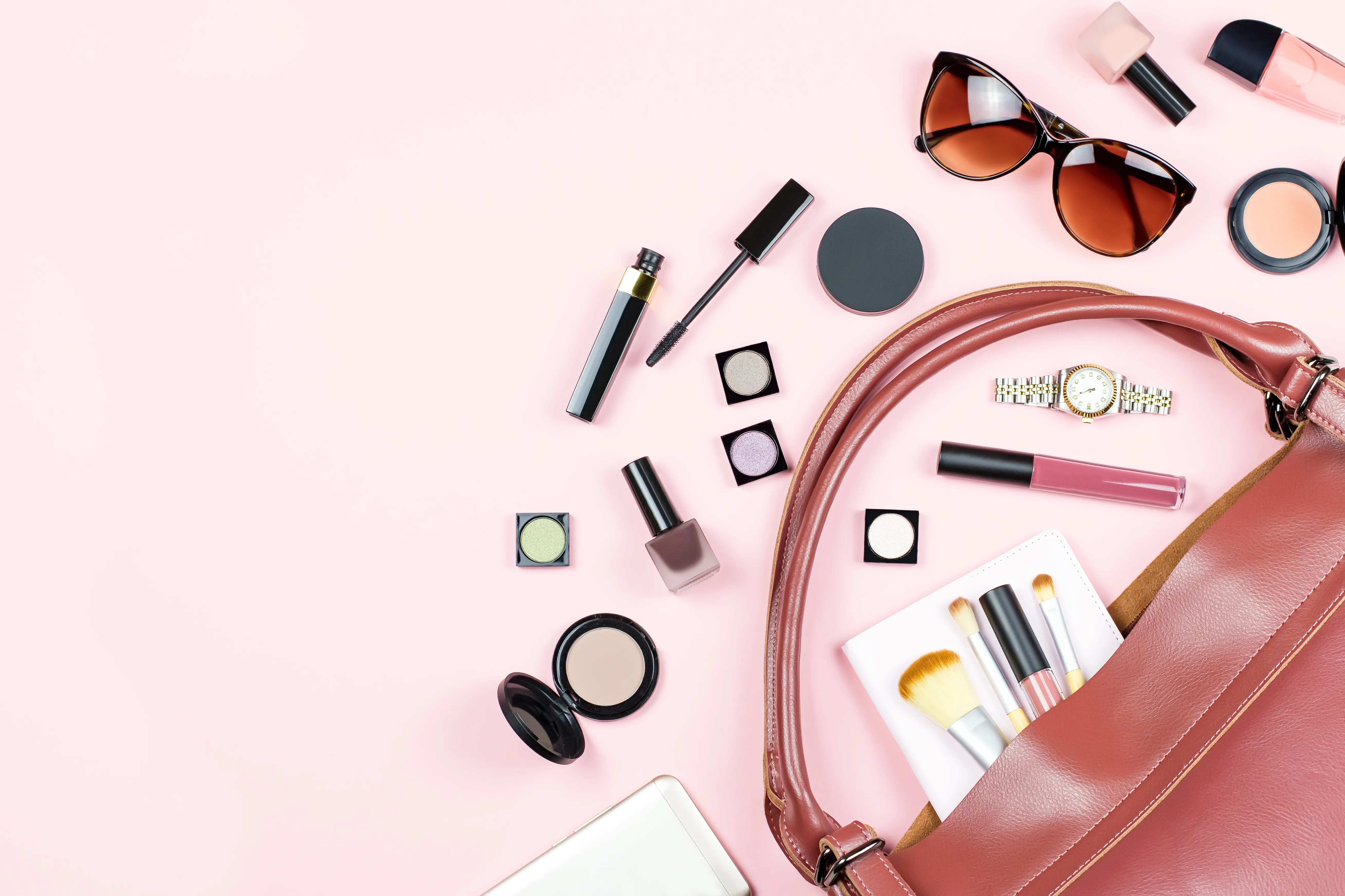 Beauty Essentials You Should Keep In Your Handbag